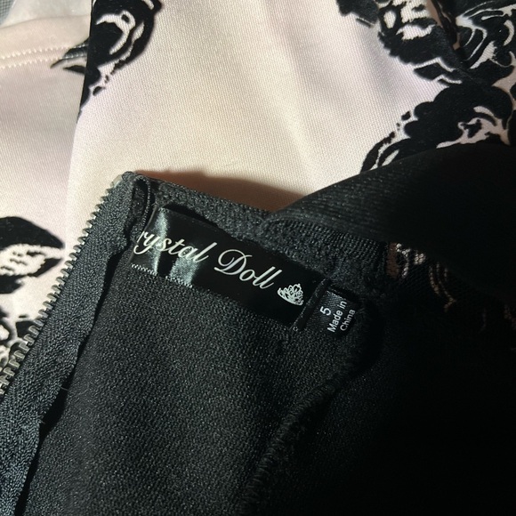 💕🖤LIKE NEW PINK AND BLACK DRESS WITH ROSES SZ 5💕🖤 - Picture 10 of 13